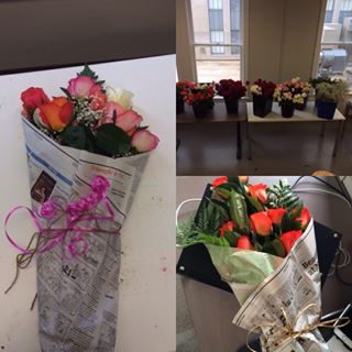 We're celebrating Valentine's Day early with a Flower Bar for DIY bouquets! Thanks to @wholefoods_drh for the supplies! 🌹💕